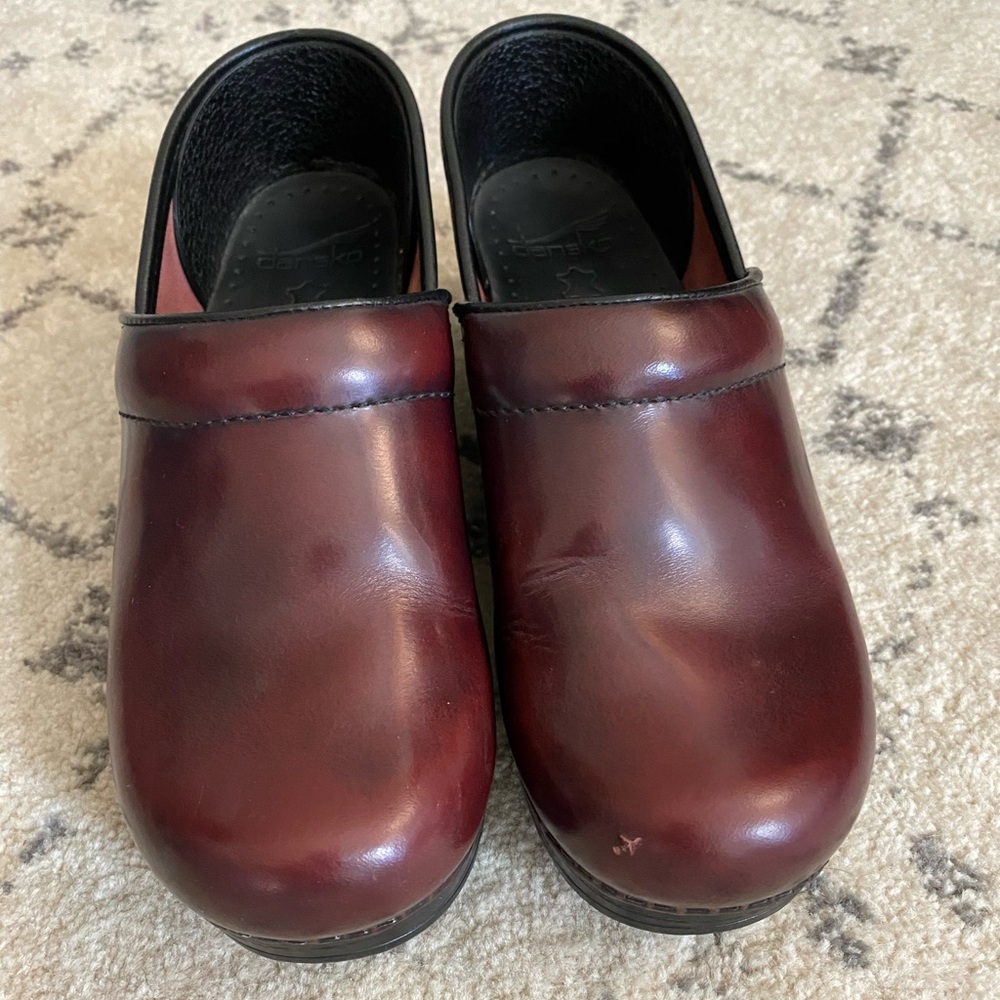Dansko clogs size 8